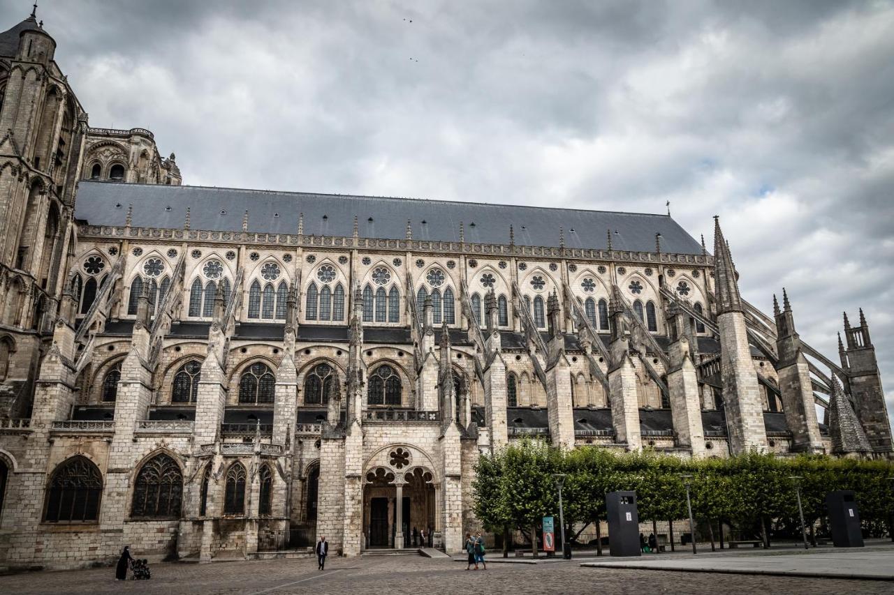 L'Hotel De Panette, Charpente Historique - Cathedrale 博格斯 外观 照片