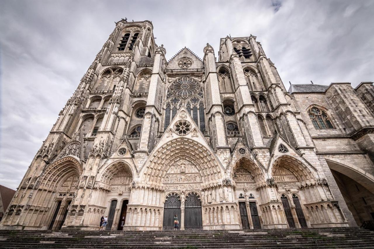 L'Hotel De Panette, Charpente Historique - Cathedrale 博格斯 外观 照片